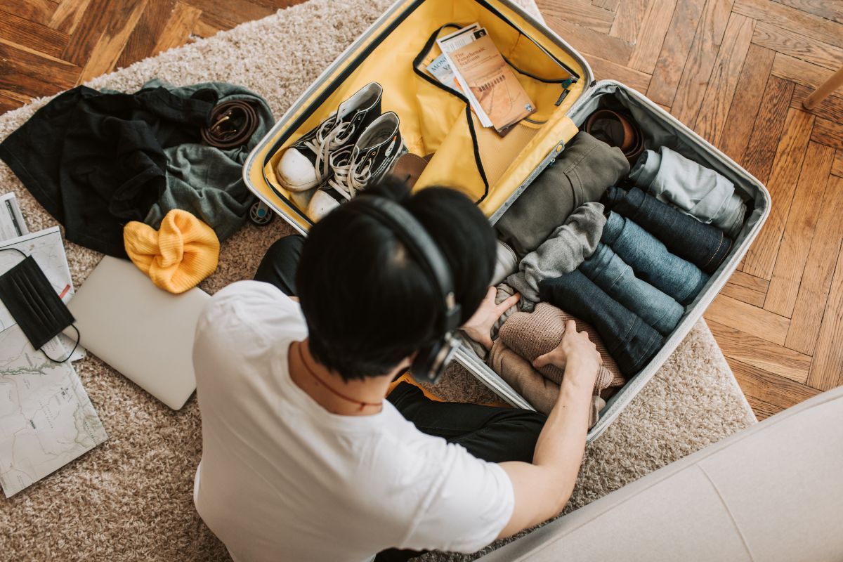 Cosa mettere in valigia durante i viaggi estivi