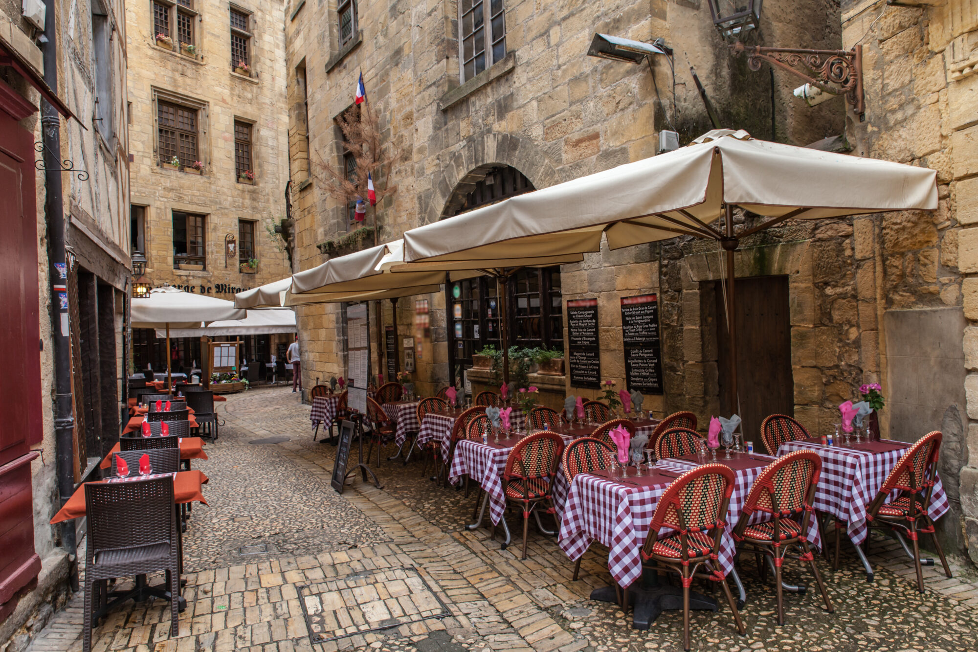 Sarlat la Canéda (Dordogne, France) - Rue des Consuls Sarlat la Canéda (Dordogne, France) - Rue des Consuls