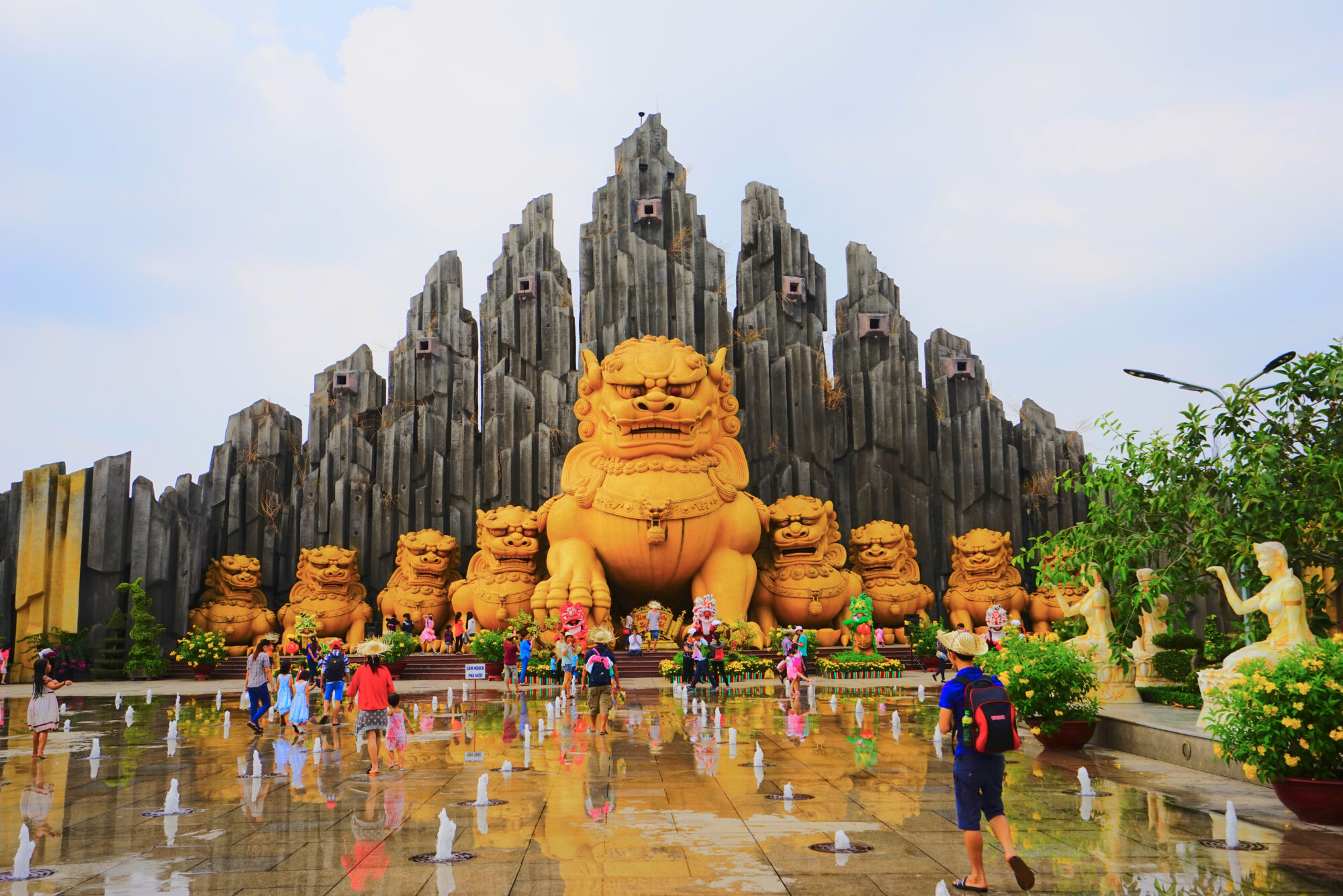 Suoi Tien Theme Park, Ho Chi Minh City, Vietnam Suoi Tien Theme Park, Ho Chi Minh City, Vietnam