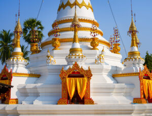 White chedi of Wat Hua Wiang in Mae Hong Son, Northern Thailand
