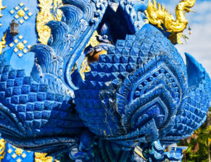 Chiang Rai, Thailand - 14 November, 2022: Wat Rong Suea Ten, Templo Azul, Chiang Rai