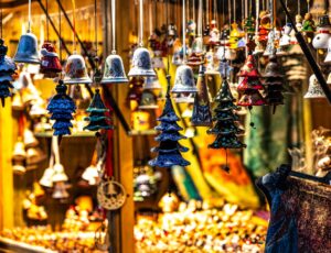 Christmas,Market,At,Chinese,Tower,In,Munich,,Bavaria,,Germany,In viaggi organizzati Germania