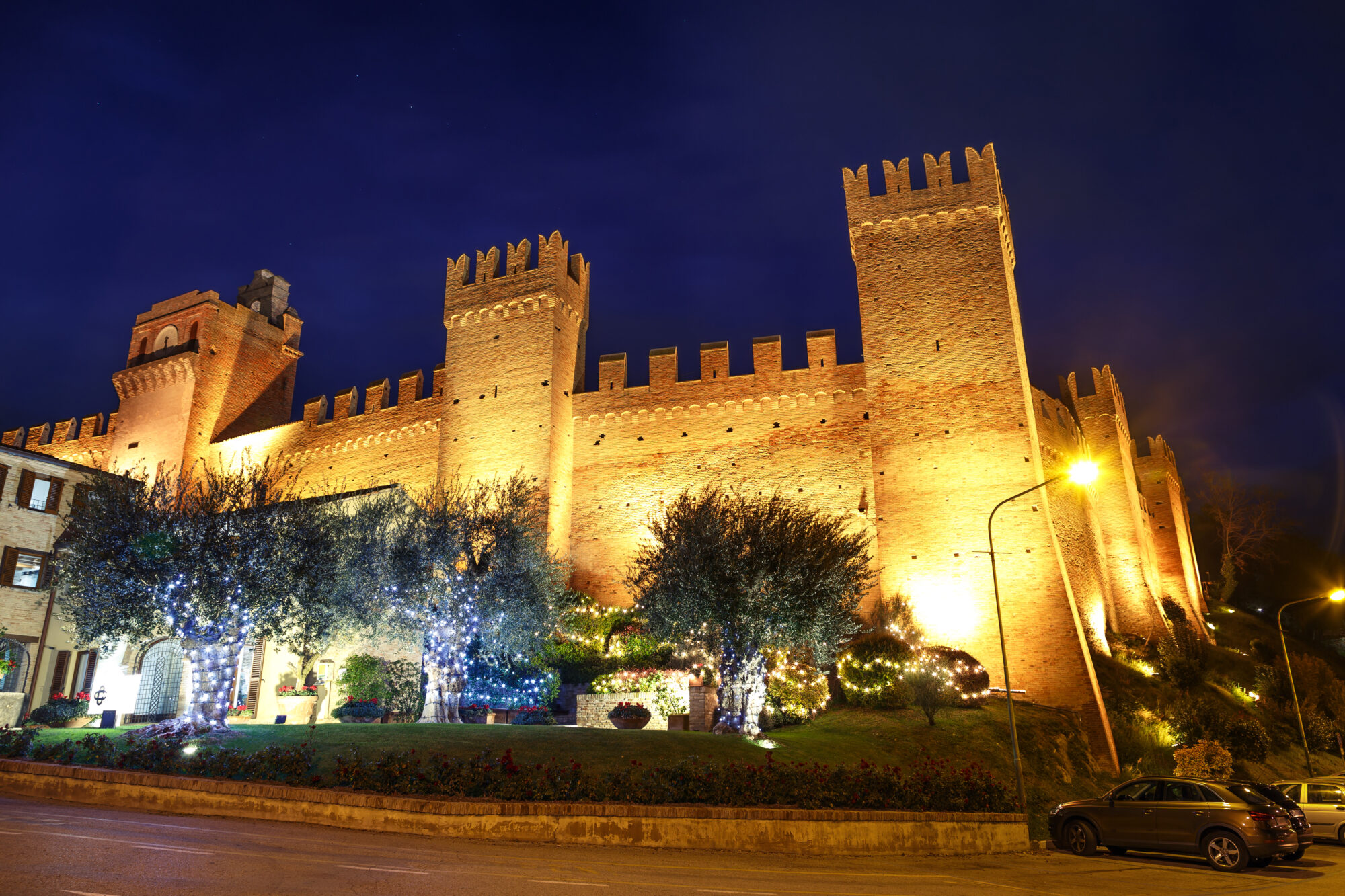 Night,View,Of,The,Awesome,Medieval,Gradara,Castle,Near,Pesaro tour in pullman Matera