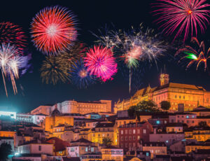 The,Town,Of,Coimbra(portugal),With,Fireworks viaggi organizzati Portogallo Capodanno