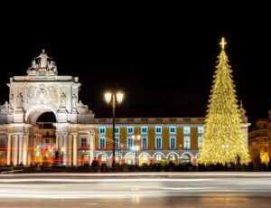 Portugal,-,Lisbon,Cityscape,At,A,Christmas,Night,-,Xmas viaggi organizzati Portogallo Capodanno