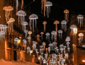 Christmas,Lights,In,The,Street,Of,Lisbon,Portugal viaggi organizzati Portogallo Capodanno