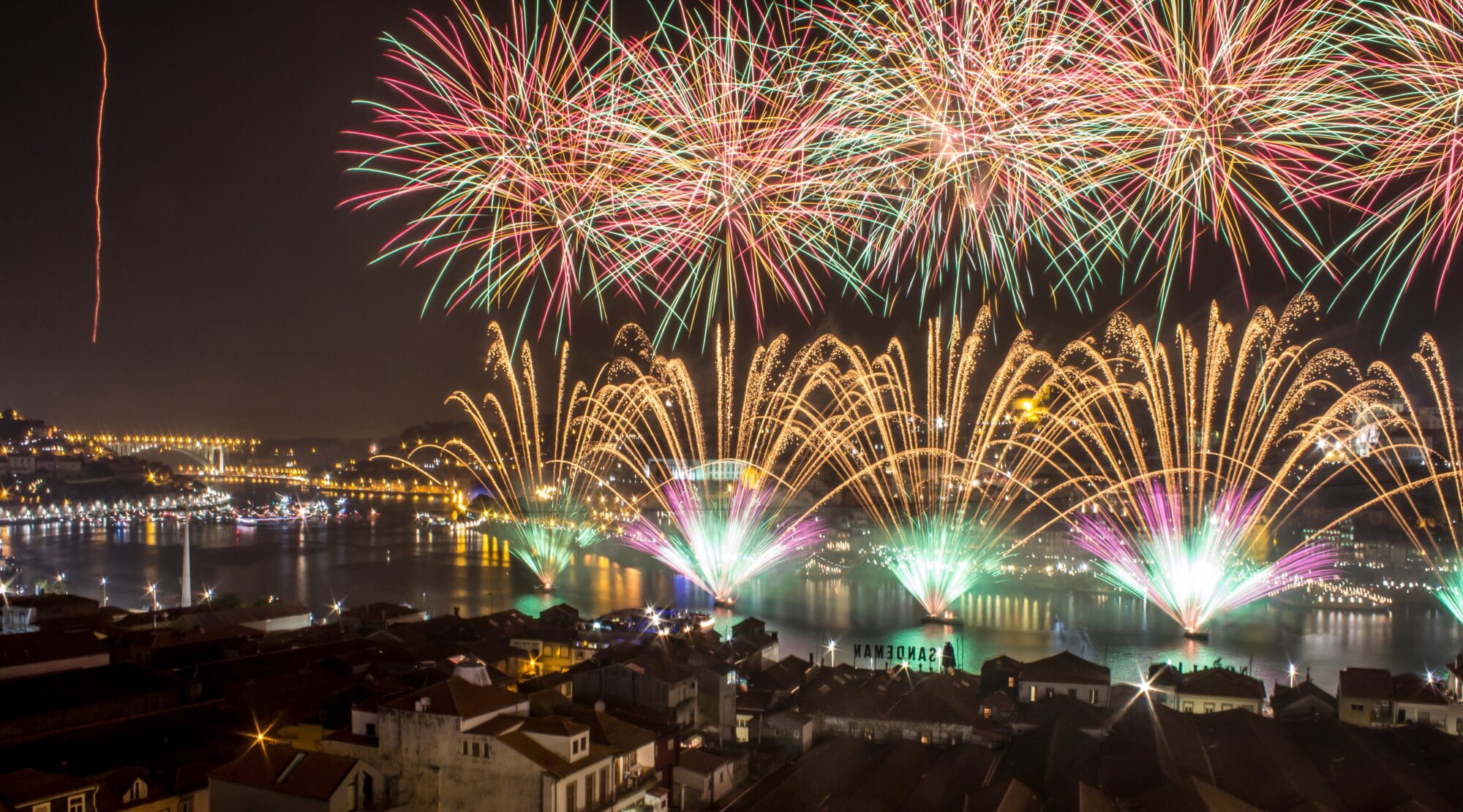 Oporto,Fireworks,Porto,New,Years,Douro,River tour organizzati Porto