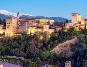 Alhambra,Complex,And,Alcazaba,Fortress,At,Sunset,,Granada,,Spain tour capodanno Andalusia