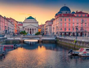 Colorful,Summer,Sunrise,In,Trieste,,Italy,,Europe.,Great,Morning,View tour pullman