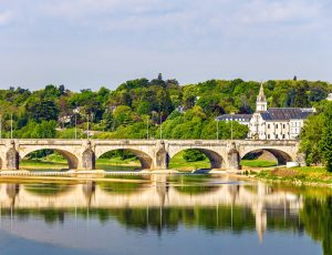 Pont,Wilson,On,The,Loire,In,Tours,-,France tour organizzati in pullman normandia