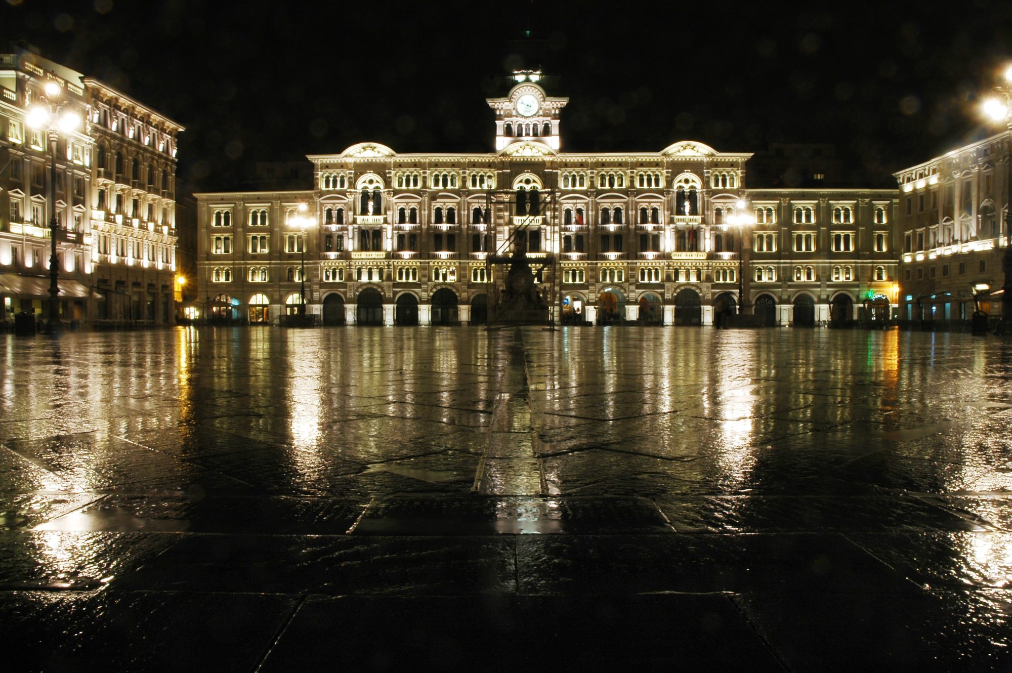 Trieste Piazza Italia viaggi organizzati in pullman da bergamo