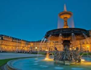 Water,Fountain,At,New,Palace,Of,Stuttgart,,Germany tour pullman Stoccarda
