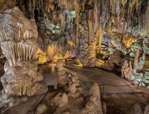 Geological,Formations,In,Famous,Nerja,Cave,,Andalusia,,Spain pullman viaggi organizzati andalusia