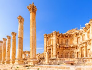 Nymphaeum in the Roman city of Gerasa tour pullman Giordania