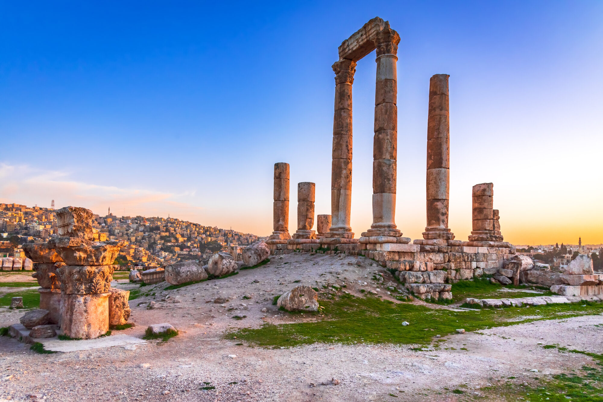 Amman, Jordan - Temple of Hercules sunset Amman, Jordan - Temple of Hercules sunset