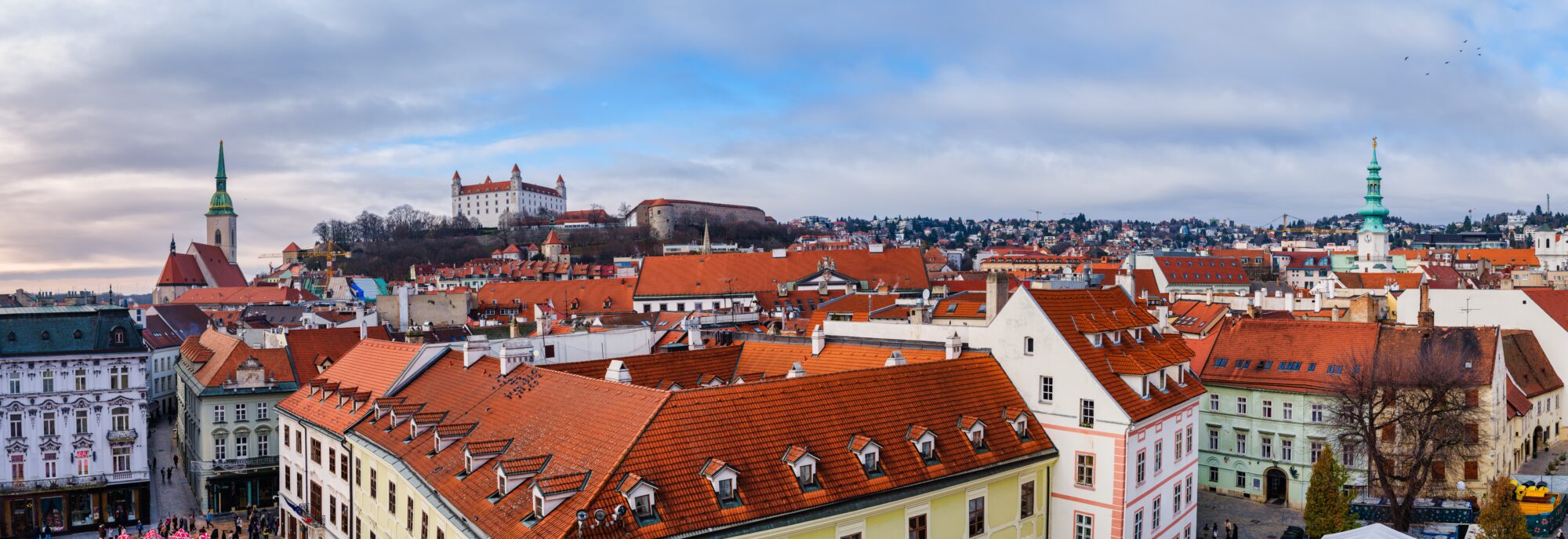 A,High-angle,Panoramic,View,Displays,The,Historic,Red-tiled,Rooftops,,St. tour 4 capitali