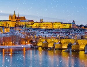High,Resolution,Panorama,Picture,Of,Winter,Snowy,Prague,Old,Town tour 4 capitali