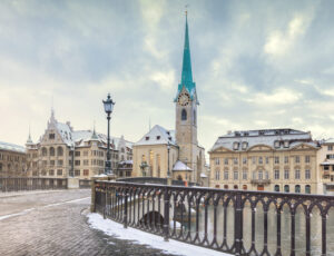 Winter,Landscape,Of,Zurich,With,Lake,With,Bridge,On,Foreground, viaggi culturali