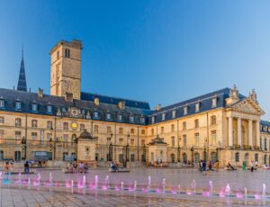 Palace,Of,The,Dukes,And,Estates,Of,Burgundy,Bourgogne,Palais tour in pullman