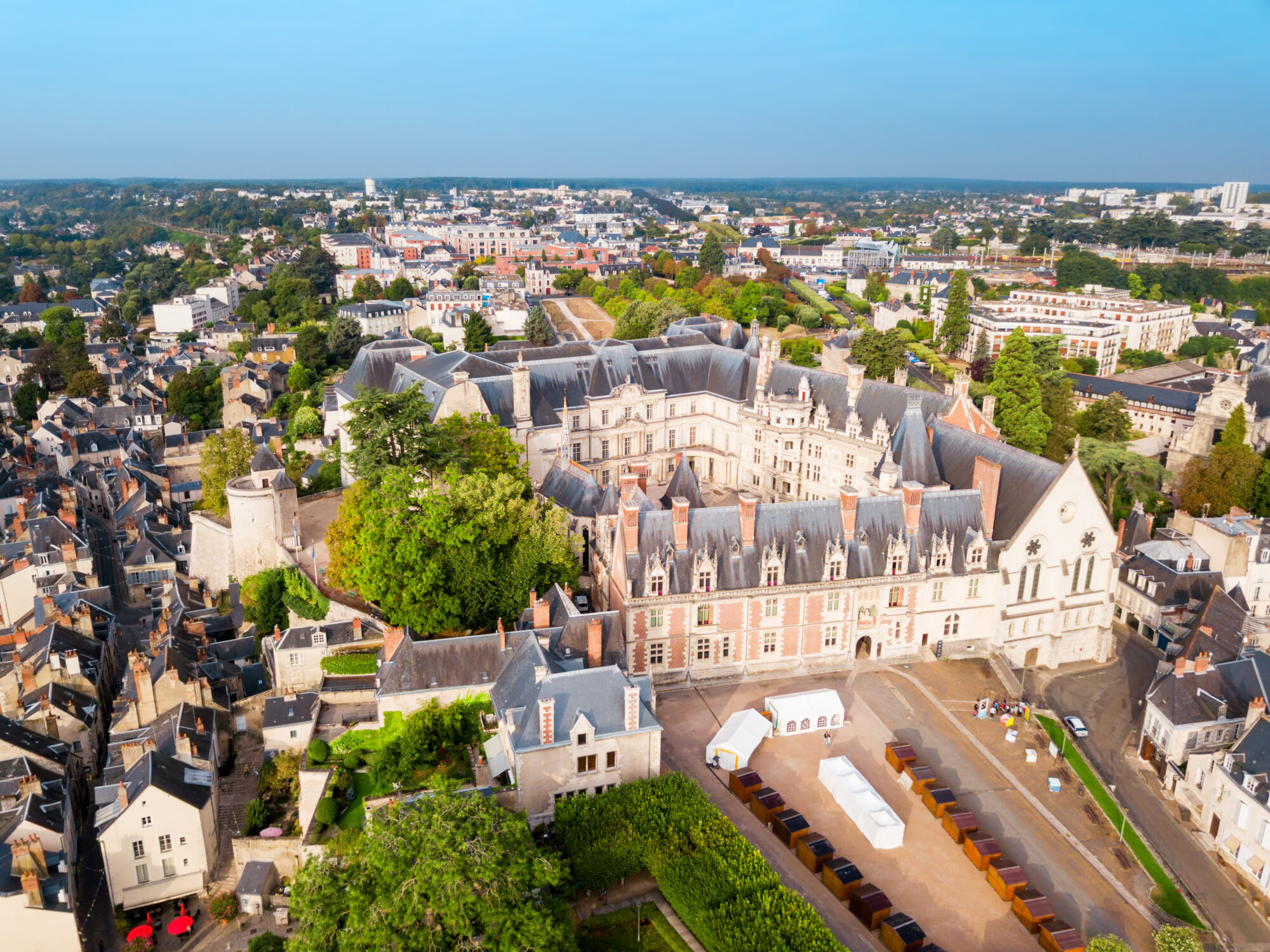 Royal,Chateau,De,Blois,Aerial,Panoramic,View,In,France viaggi pullman organizzati