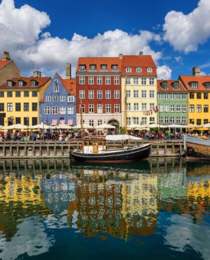 Colorful,Traditional,Houses,In,The,Old,Port,Of,Nyhavn,In viaggi in pullman organizzati