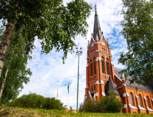 Lulea,,Sweden,Panorama,City,,Cathedral,Sunny,Day,,Blue,Sky. viaggi culturali tour in lapponia